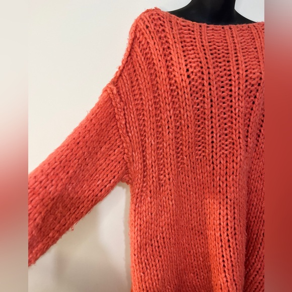 OVERSIZED FREE PEOPLE CORAL SWEATER - Picture 3 of 5